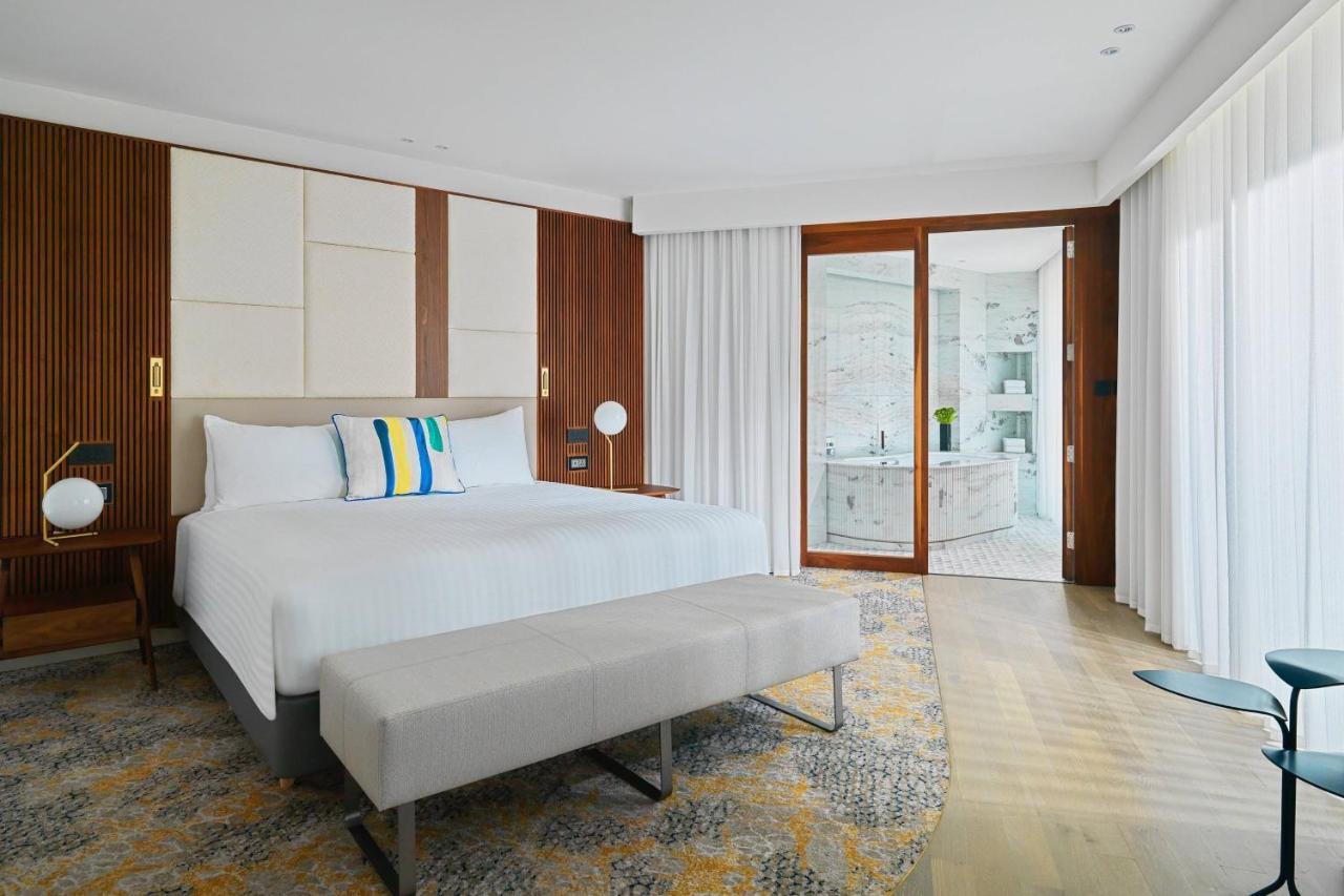 Malta Marriott Resort & Spa Saint Julian's Exterior foto A bedroom at the hotel