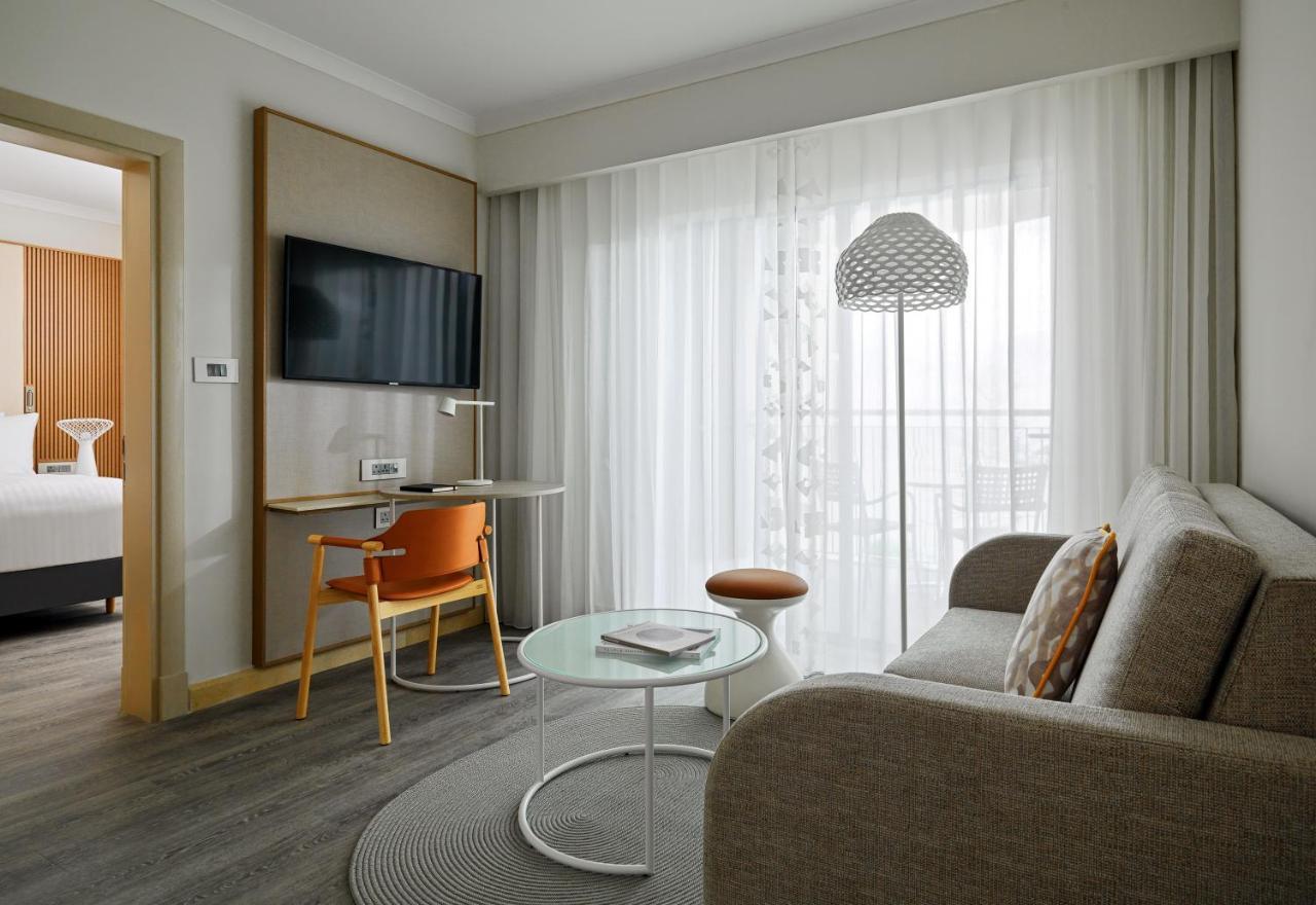 Malta Marriott Resort & Spa Saint Julian's Exterior foto A suite at the hotel