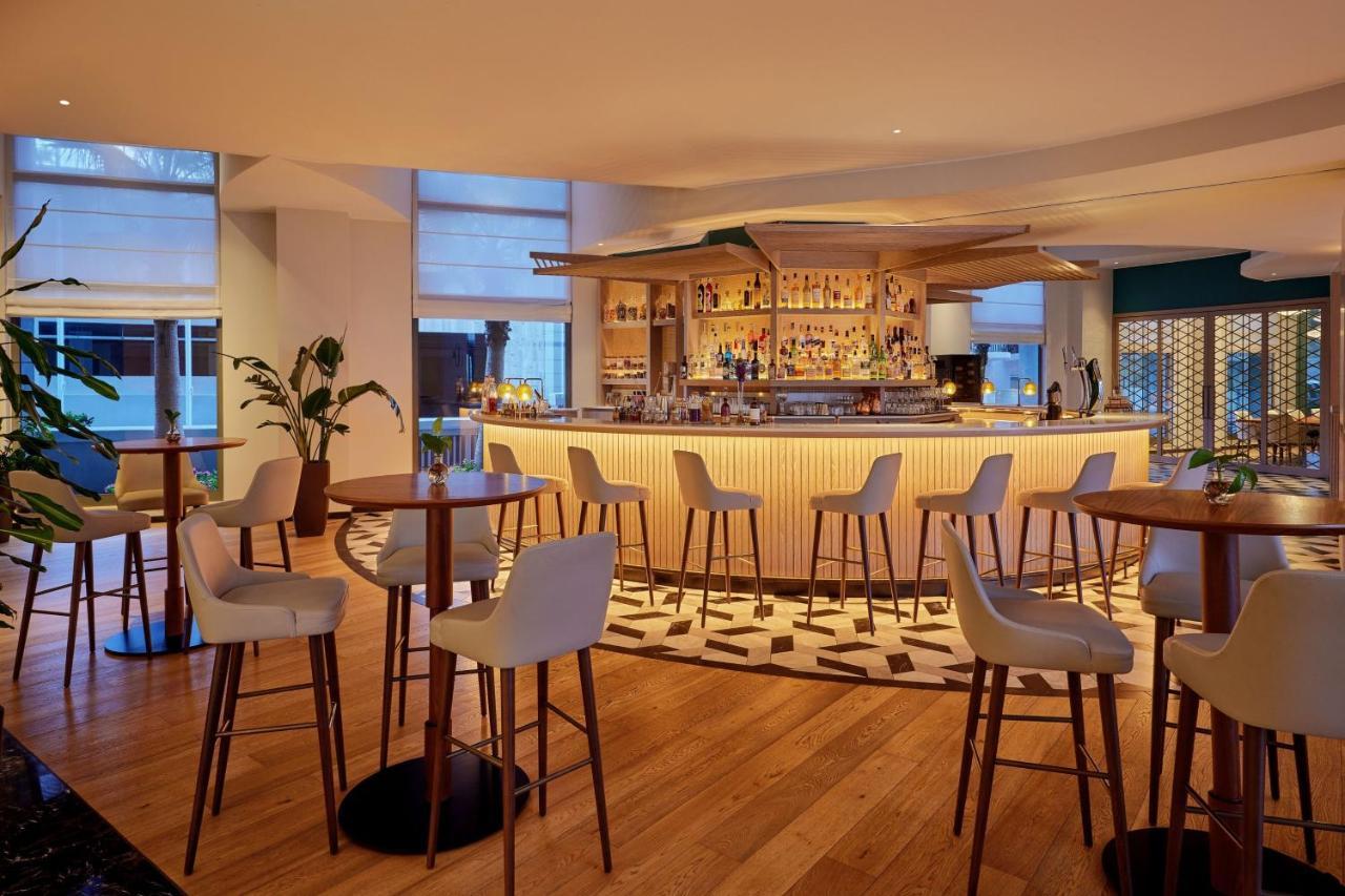 Malta Marriott Resort & Spa Saint Julian's Exterior foto The bar at the 10th floor