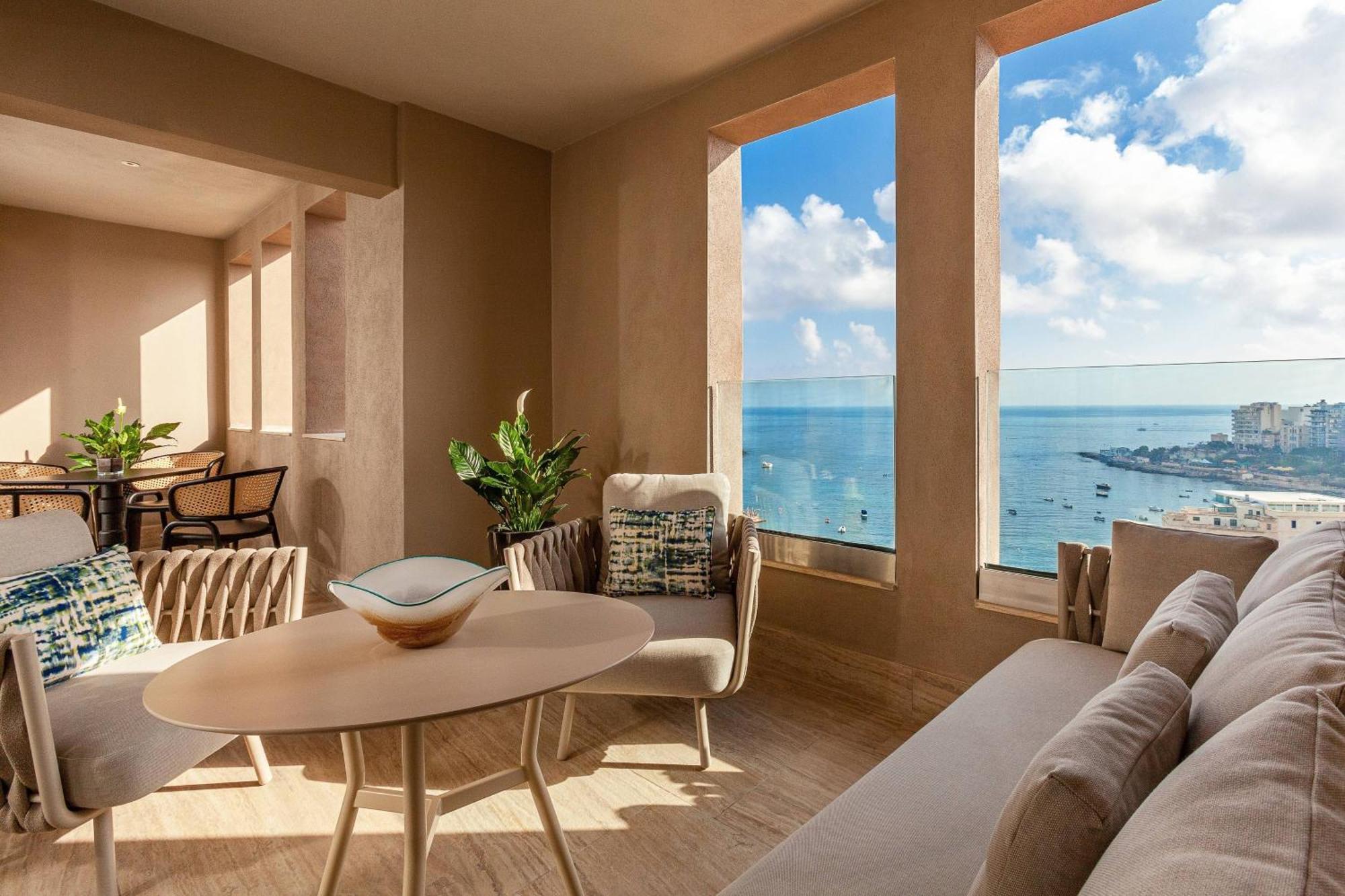 Malta Marriott Resort & Spa Saint Julian's Exterior foto A staged living room