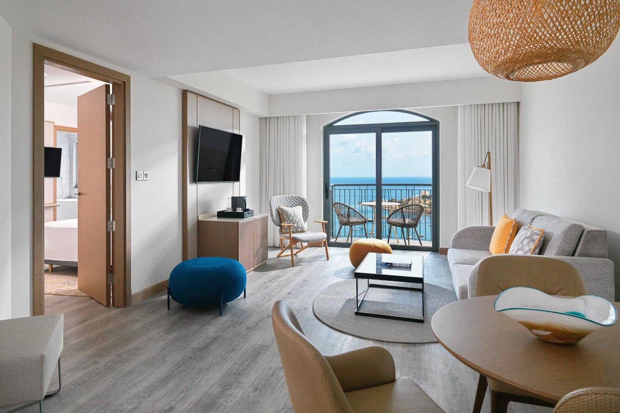 Malta Marriott Resort & Spa Saint Julian's Exterior foto Suite at the Hilton San Diego Bayfront