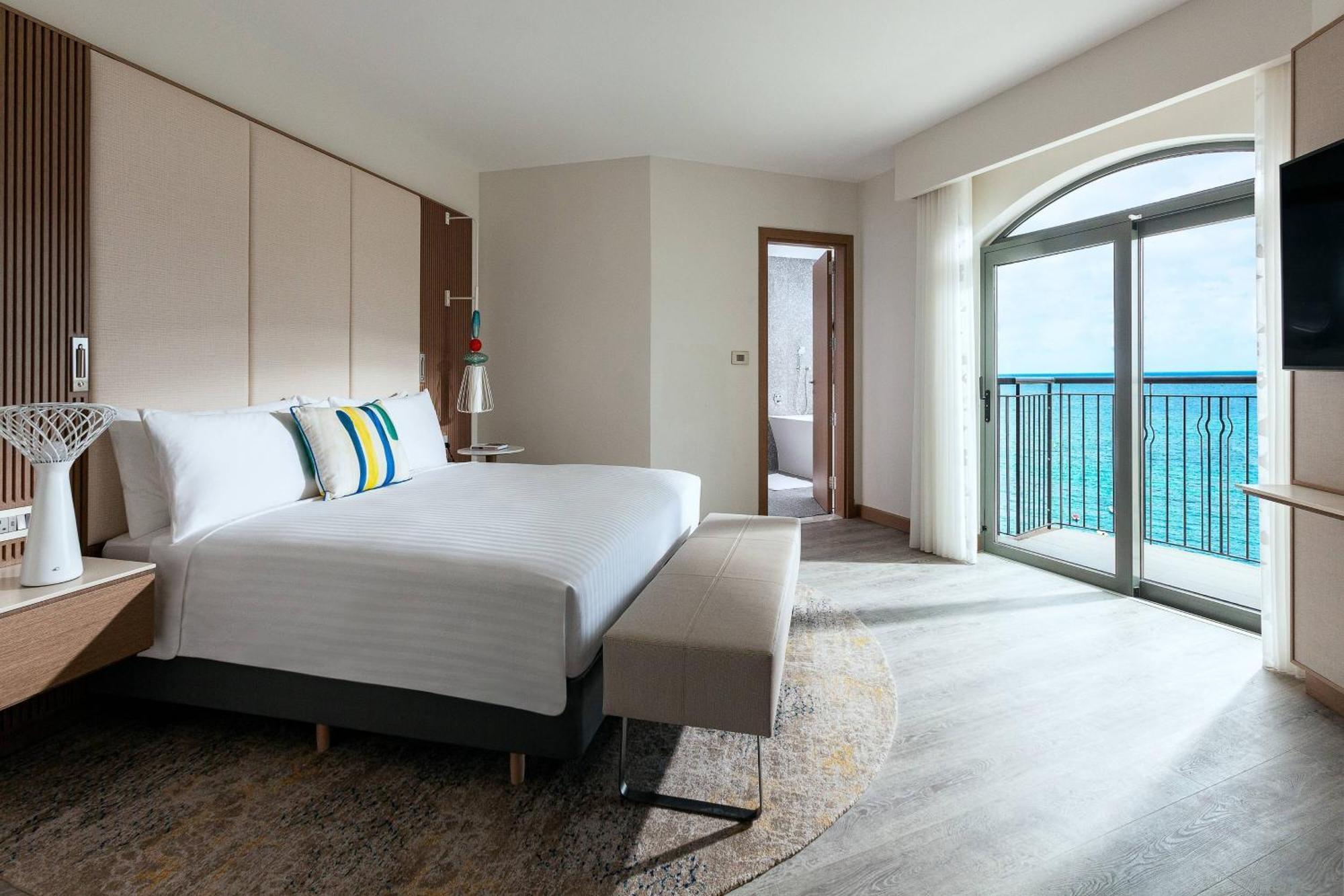 Malta Marriott Resort & Spa Saint Julian's Exterior foto A bedroom at the hotel