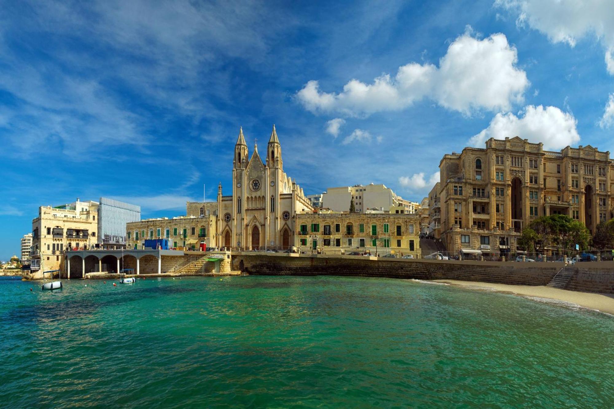 Malta Marriott Resort & Spa Saint Julian's Exterior foto View of the town of Bari