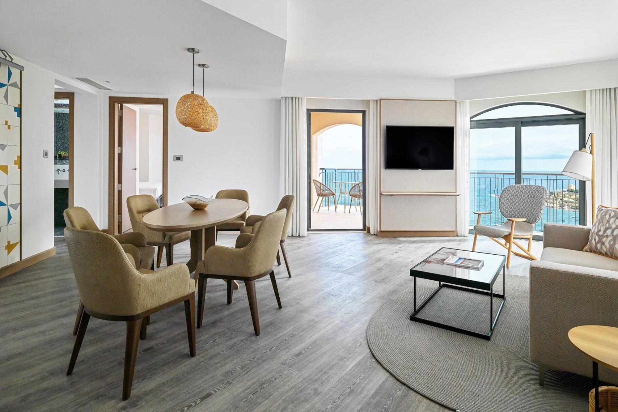 Malta Marriott Resort & Spa Saint Julian's Exterior foto A suite at the hotel