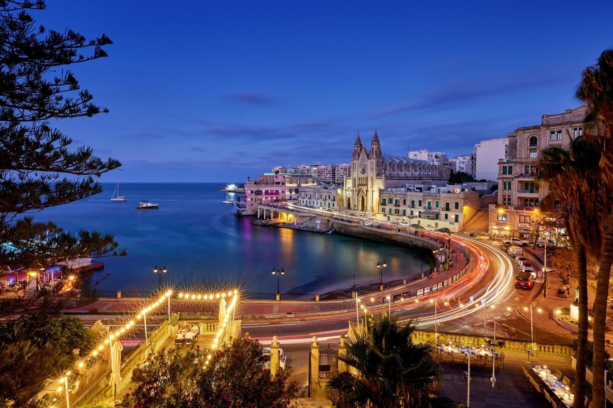 Malta Marriott Resort & Spa Saint Julian's Exterior foto View of the city of Bari